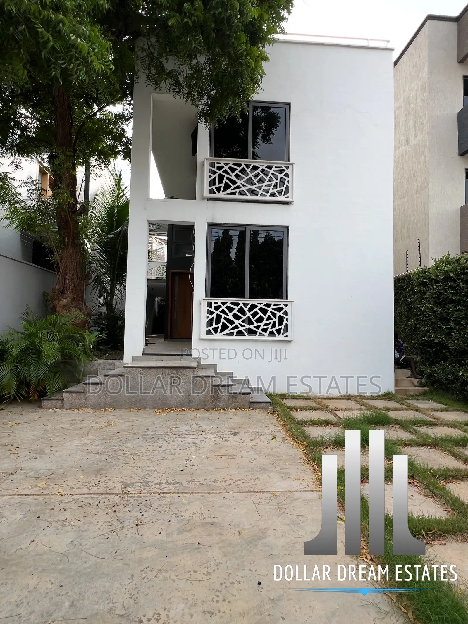 3bdrm House in Airport Residential Area for sale
