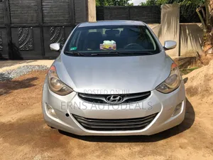 Hyundai Elantra Limited Sedan FWD (1.8L 4cyl 6A) 2013 Silver