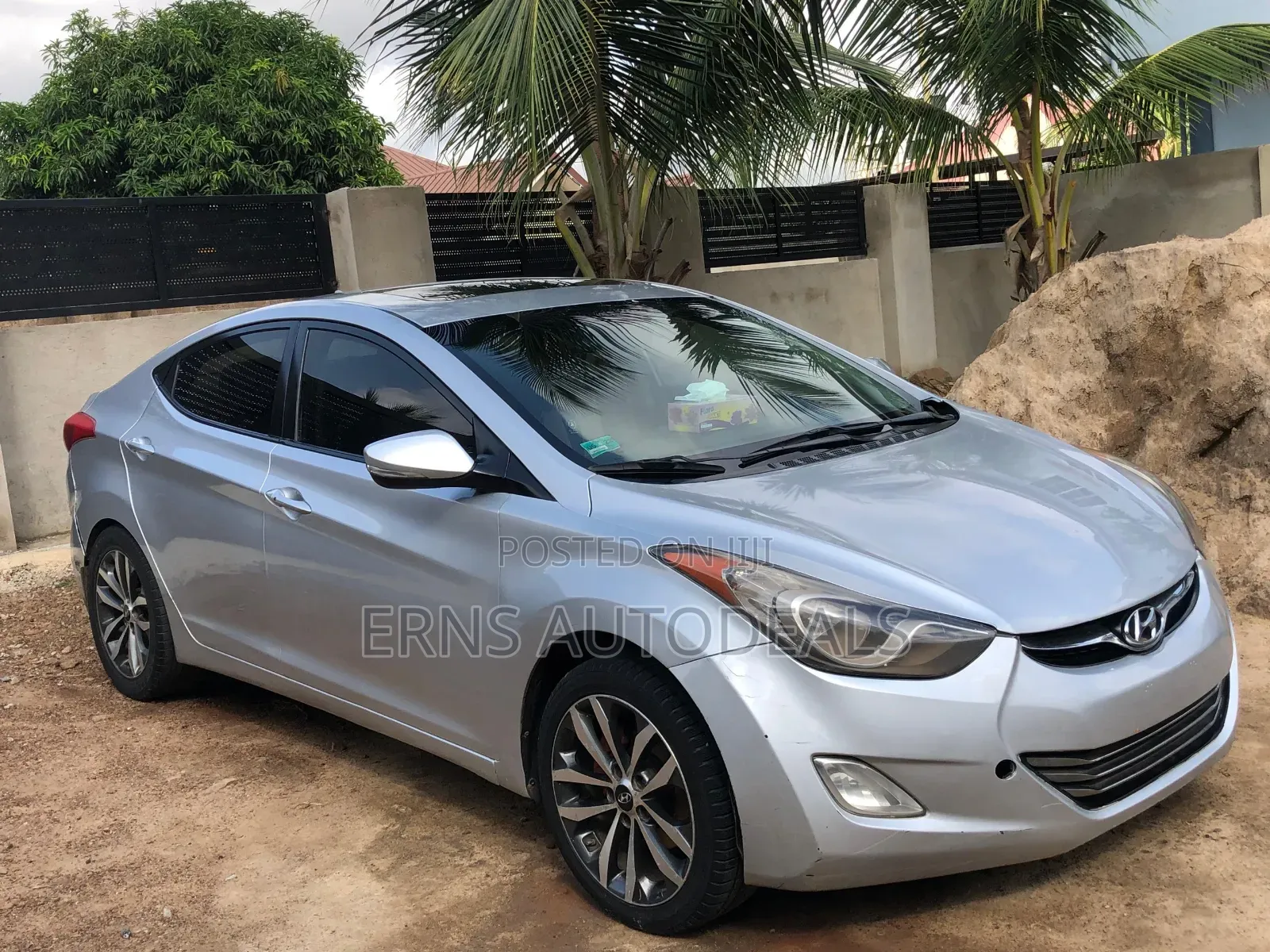 Hyundai Elantra Limited Sedan FWD (1.8L 4cyl 6A) 2013 Silver