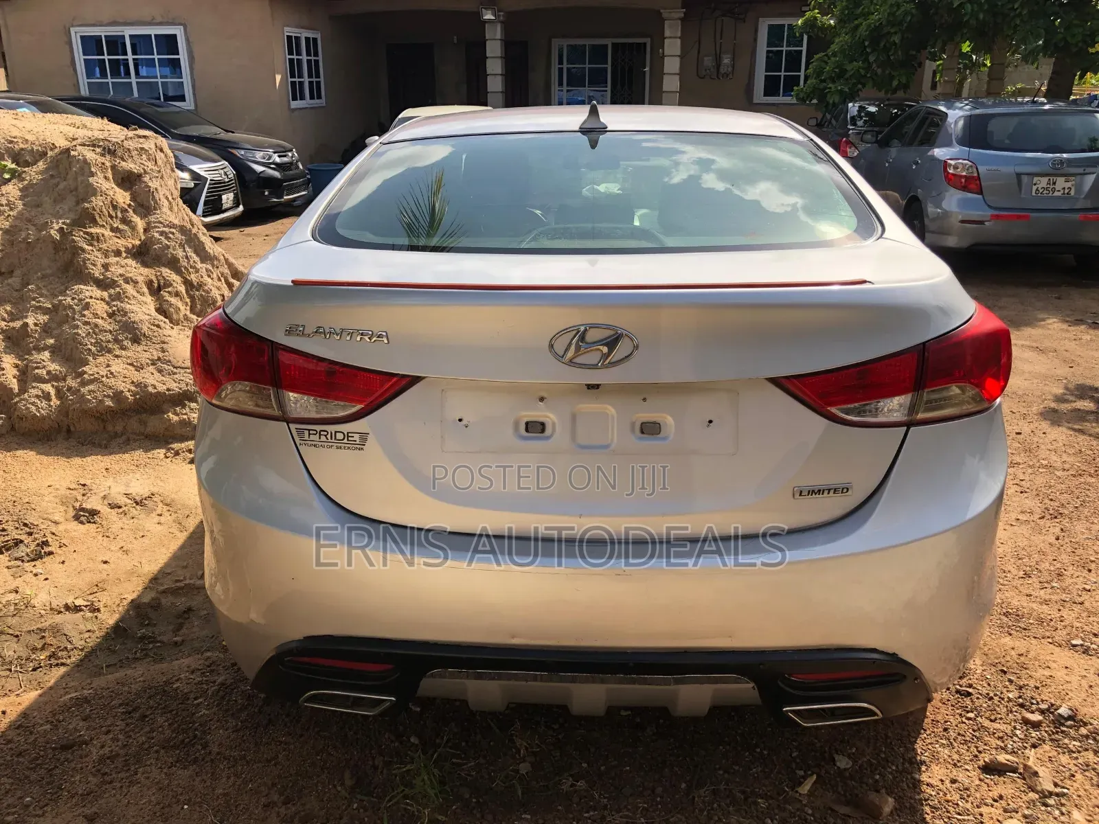Hyundai Elantra Limited Sedan FWD (1.8L 4cyl 6A) 2013 Silver