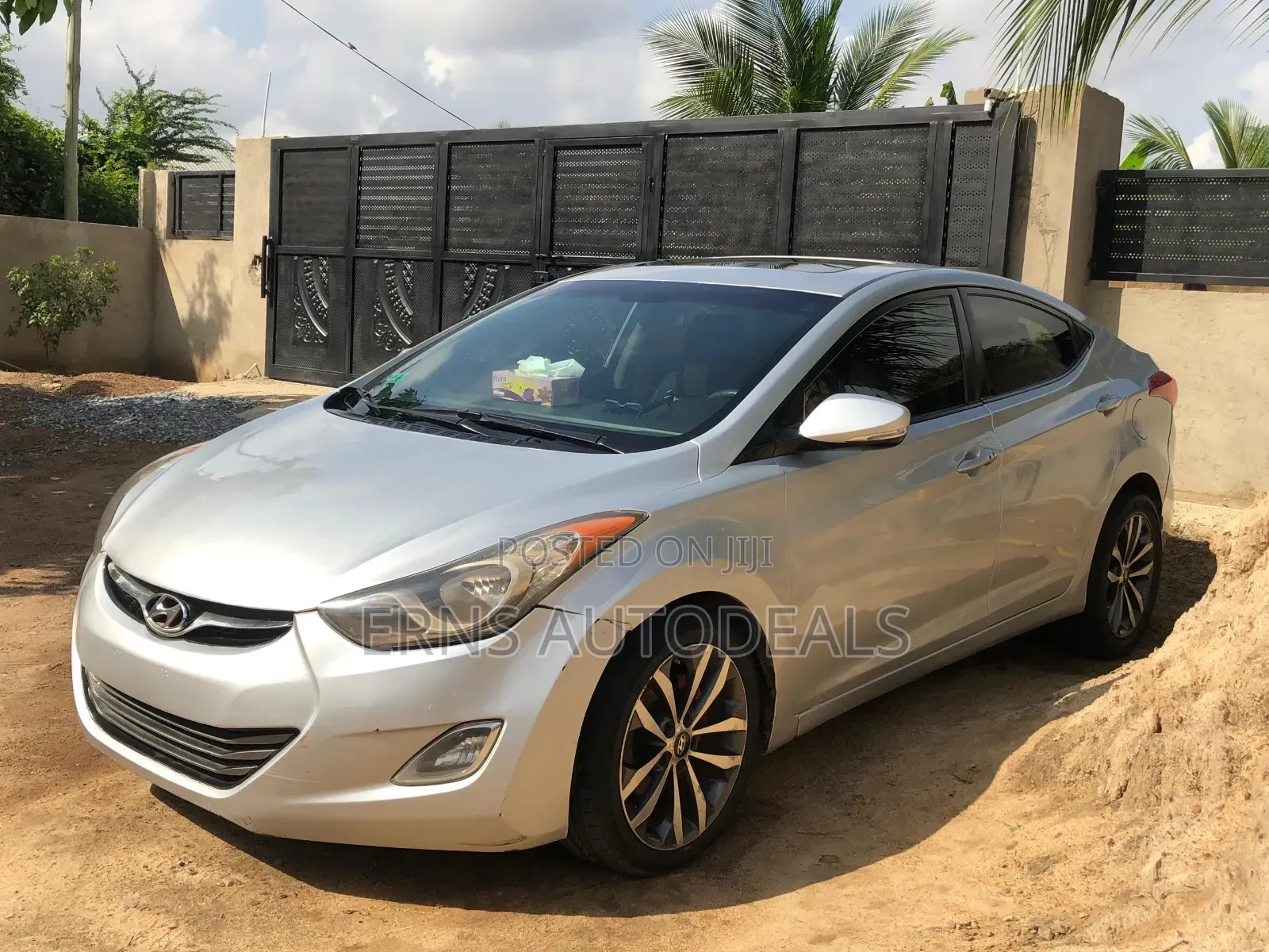Hyundai Elantra Limited Sedan FWD (1.8L 4cyl 6A) 2013 Silver