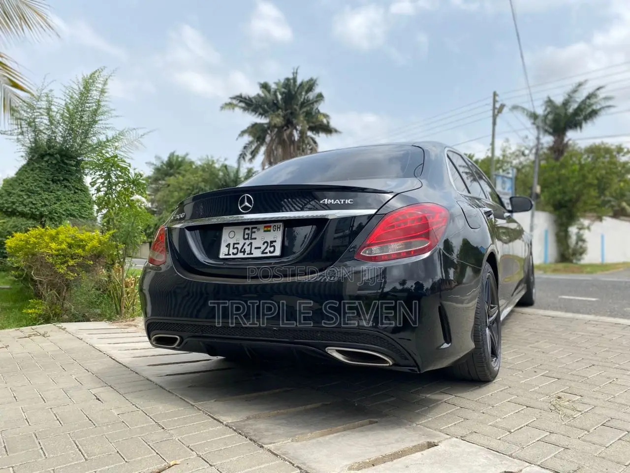 Mercedes-Benz C300 2016 Black