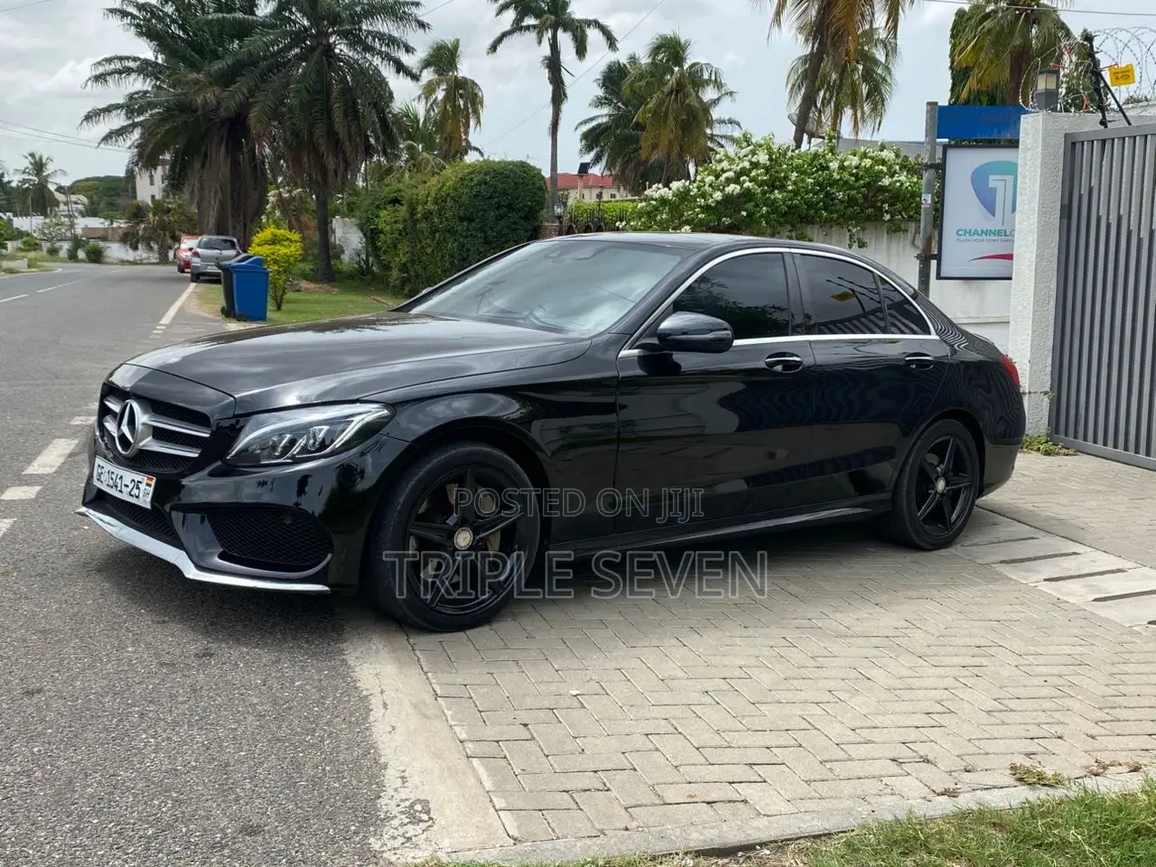 Mercedes-Benz C300 2016 Black