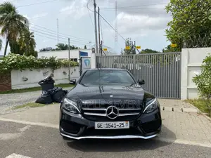Mercedes-Benz C300 2016 Black