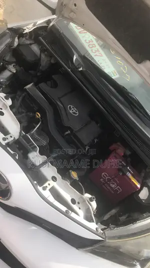 Toyota Vitz 1.0 FWD 3dr 2015 White