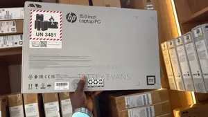 New Laptop HP 15-fd0290ns 8GB Intel Core i5 SSD 512GB