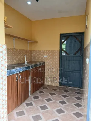 1bdrm Bedsitter in Oyibi, Valley View Area for rent