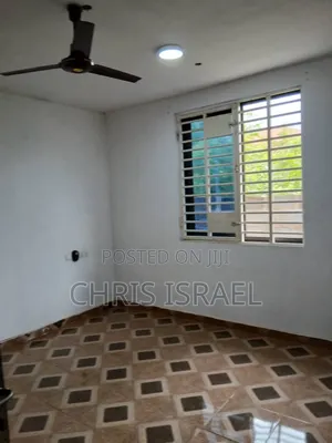 1bdrm Bedsitter in Oyibi, Valley View Area for rent
