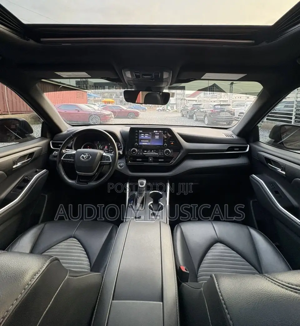 Toyota Highlander XSE 2022 Black