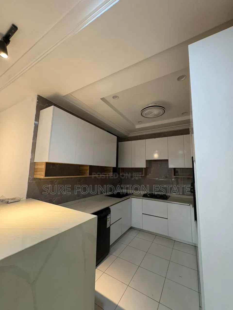 3bdrm Apartment in Dzorwulu for rent