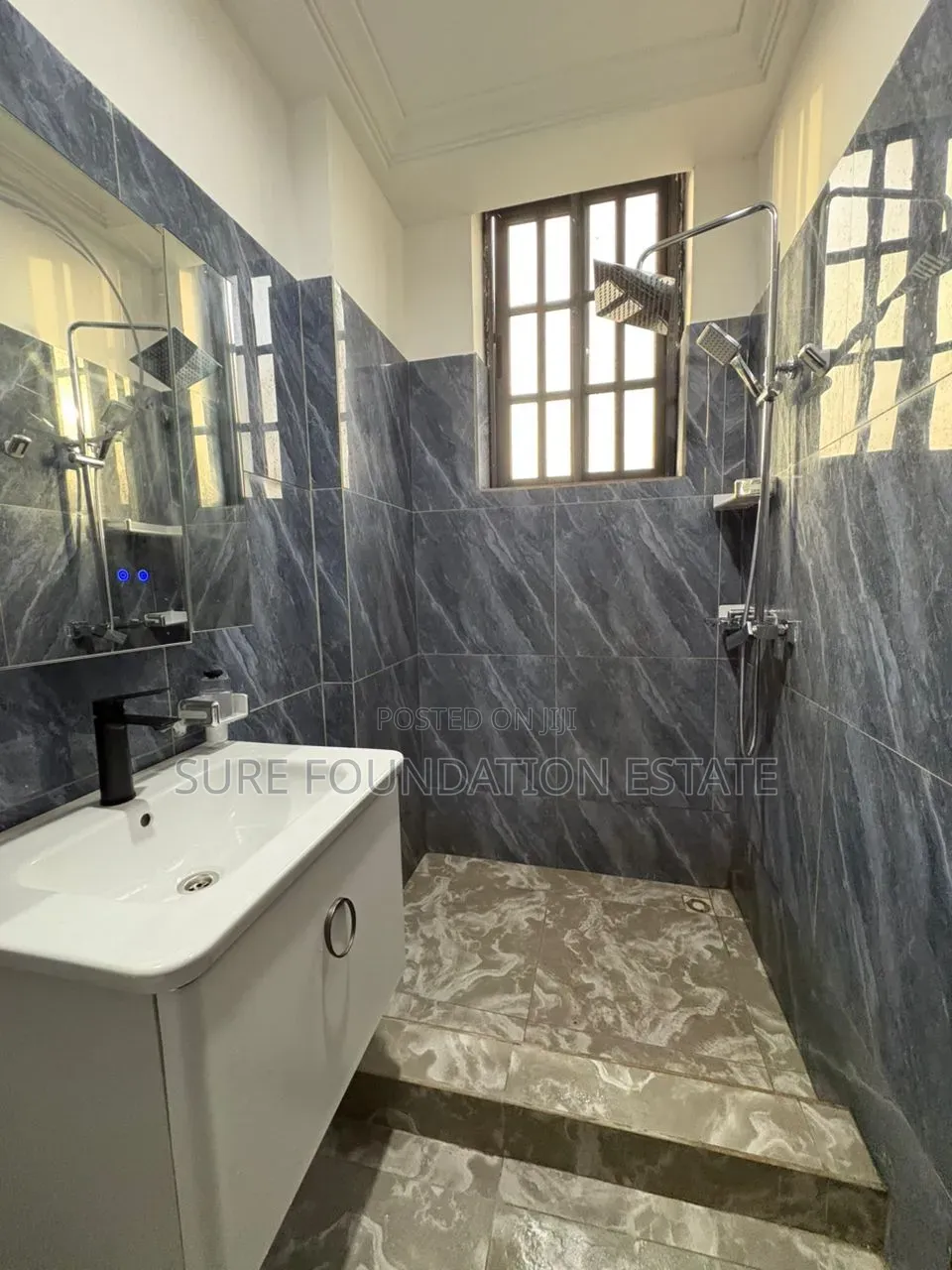 3bdrm Apartment in Dzorwulu for rent