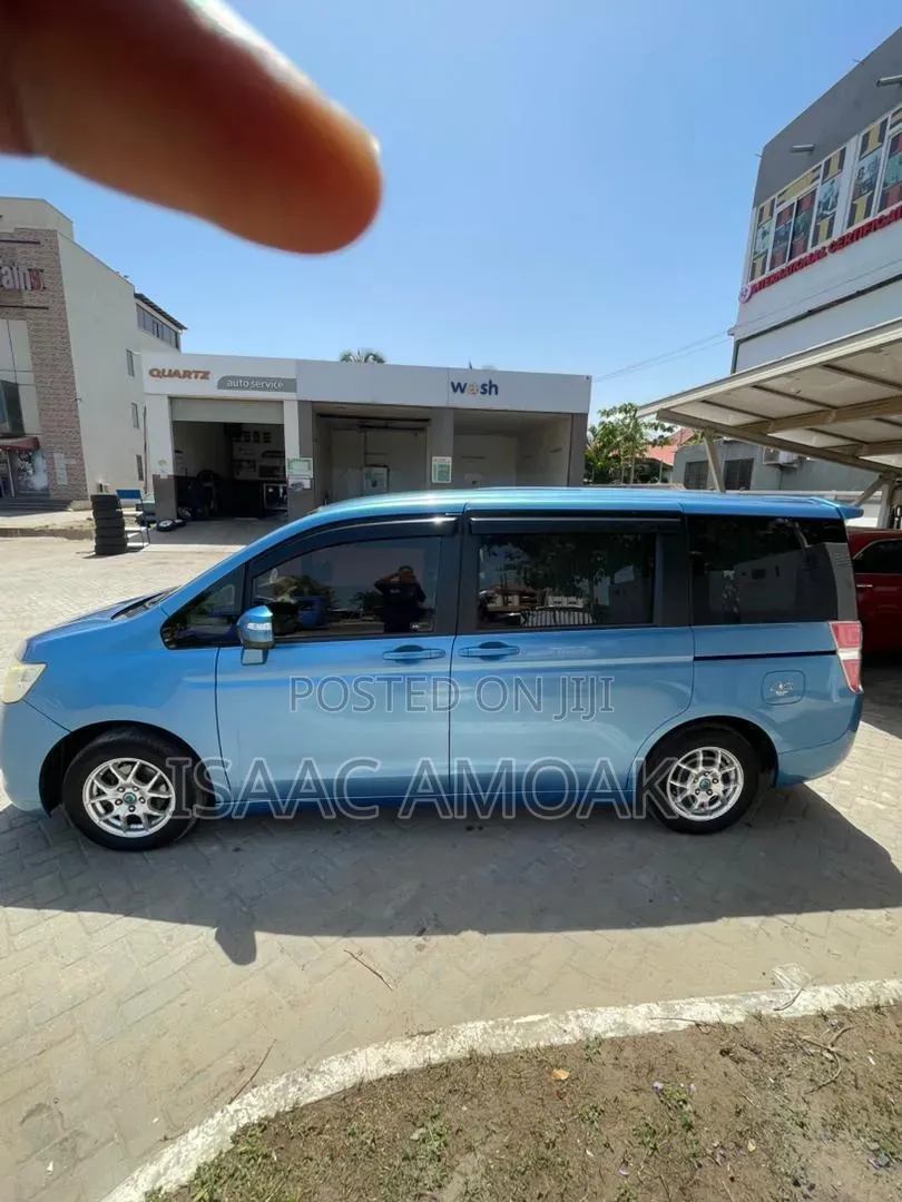 Honda Stepwgn 2013 Blue
