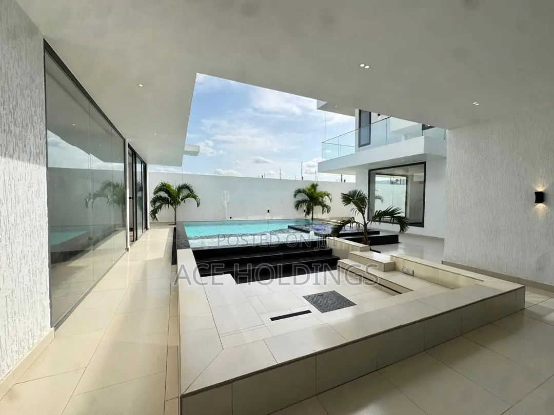 5bdrm Mansion in Oyarifa for sale