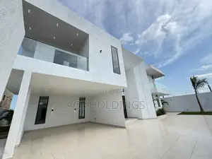 5bdrm Mansion in Oyarifa for sale