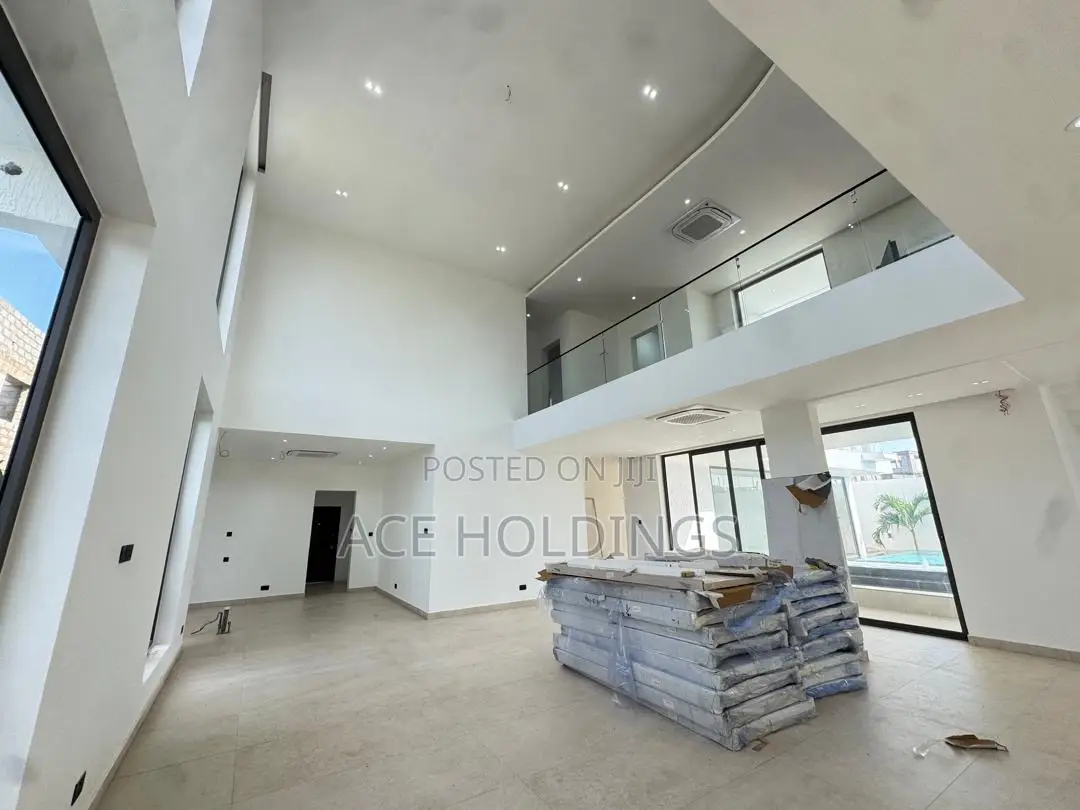 5bdrm Mansion in Oyarifa for sale