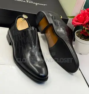 Black Crocodile-Patterned Dress Shoe