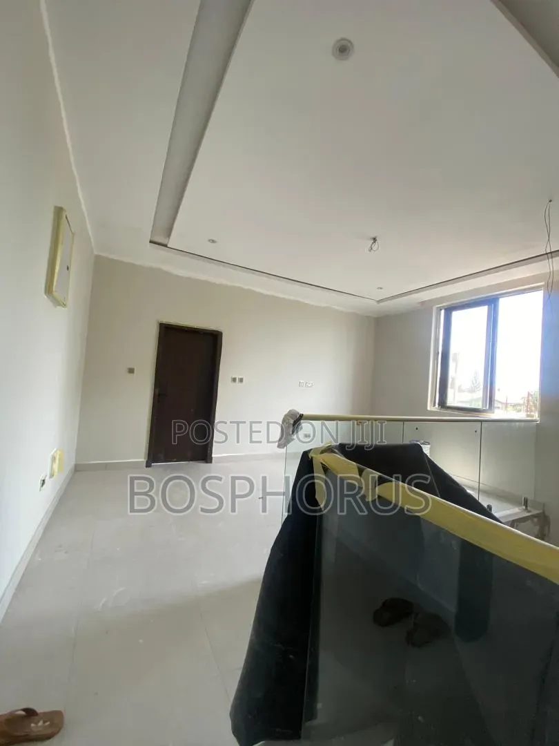 3bdrm House in Spintex Community 18, Melcom for sale