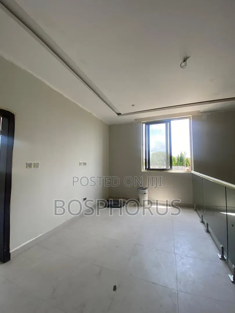 3bdrm House in Spintex Community 18, Melcom for sale
