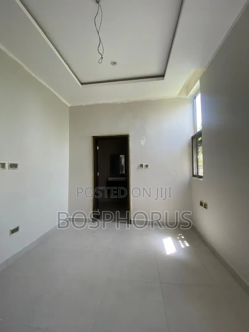 3bdrm House in Spintex Community 18, Melcom for sale