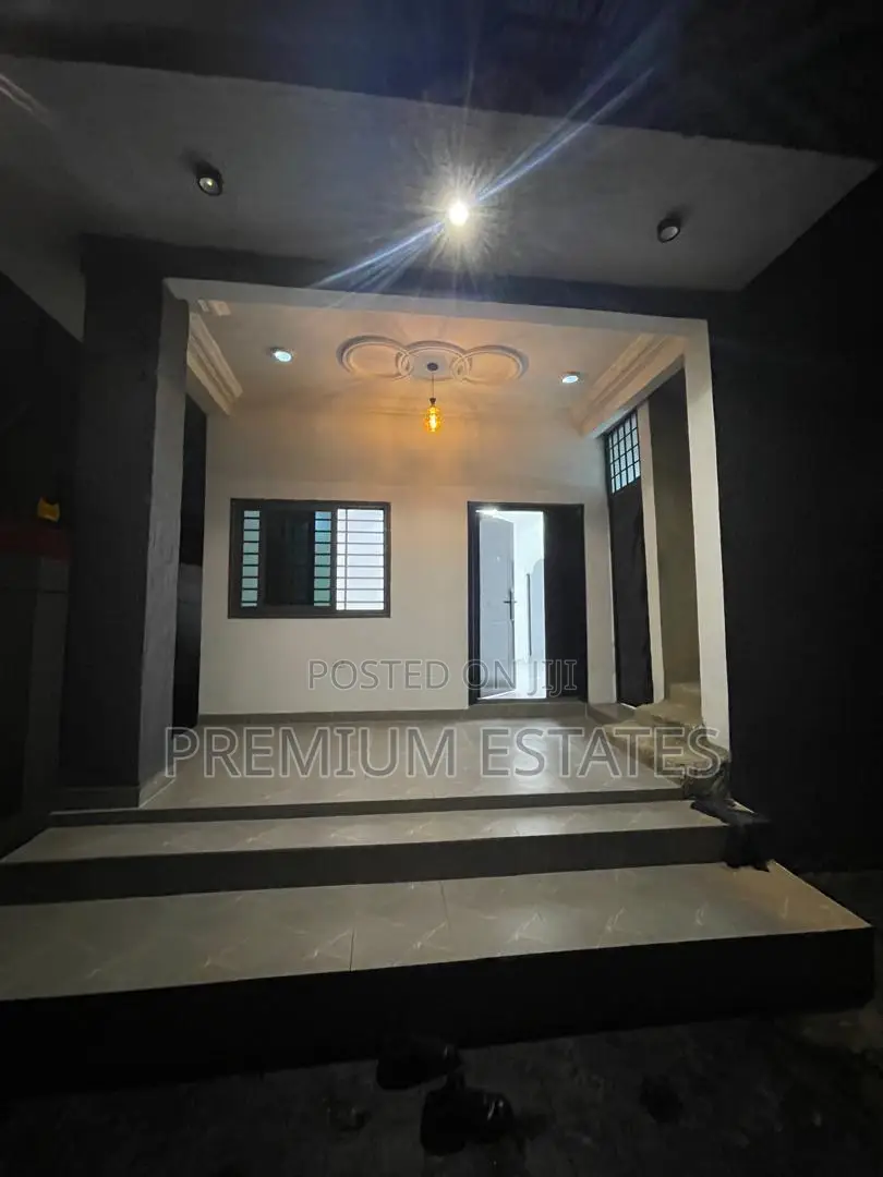 3bdrm Apartment in Kwabenya for rent