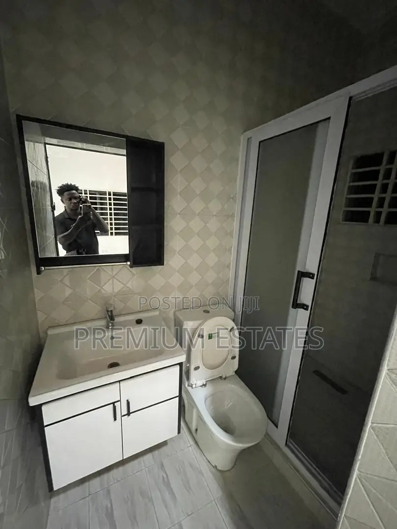 3bdrm Apartment in Kwabenya for rent