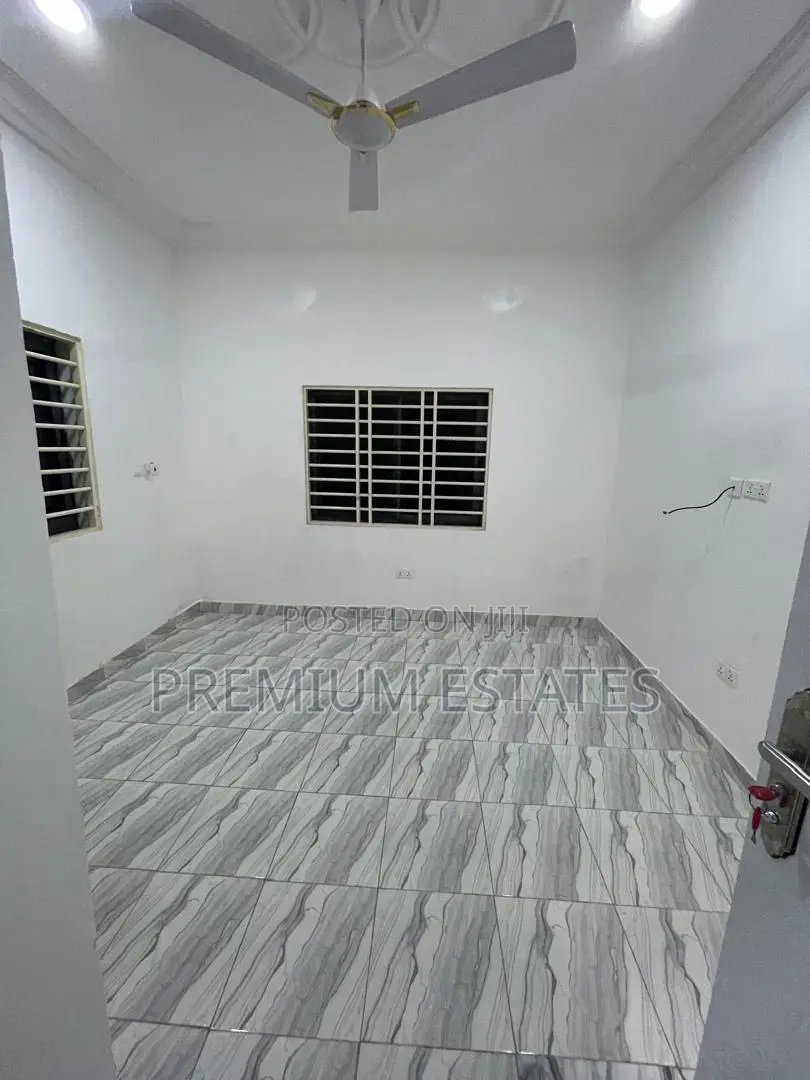 3bdrm Apartment in Kwabenya for rent