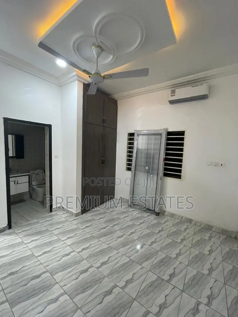 3bdrm Apartment in Kwabenya for rent