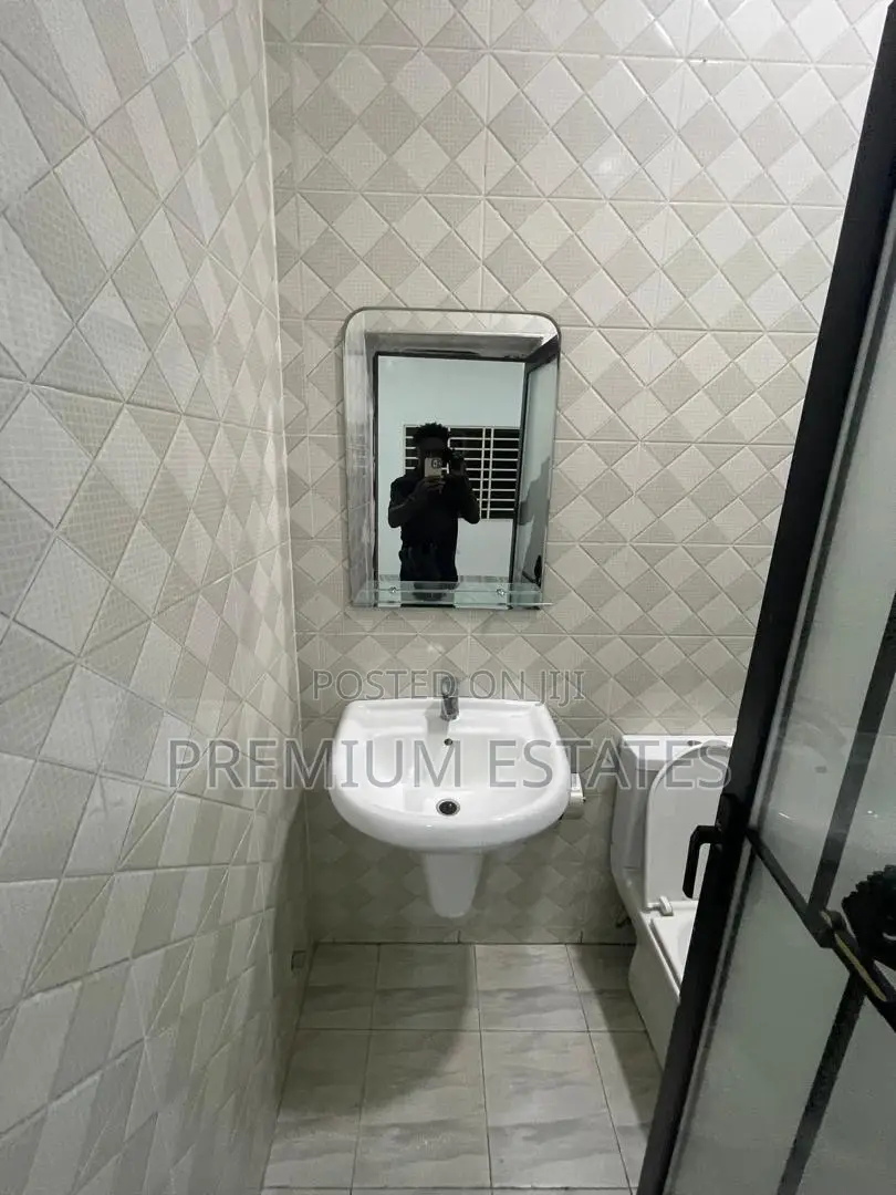3bdrm Apartment in Kwabenya for rent