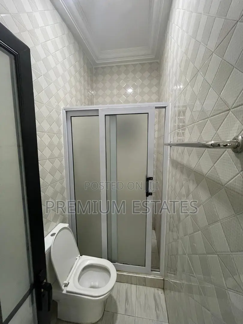 3bdrm Apartment in Kwabenya for rent
