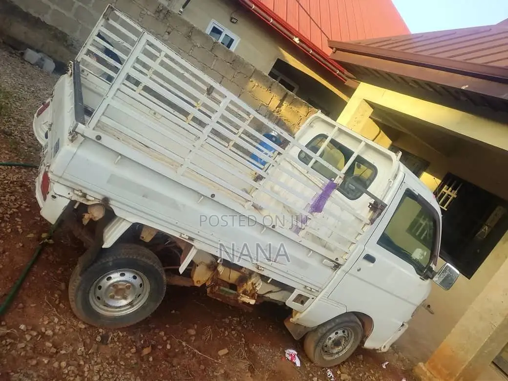 Daewoo Chairman 2009 White