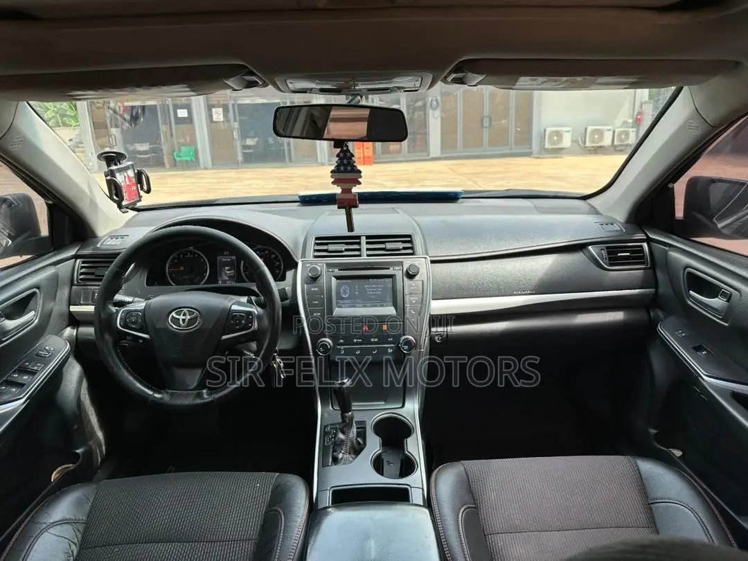 Toyota Camry SE 4dr Sedan (2.5L 4cyl 6A) 2017 Black