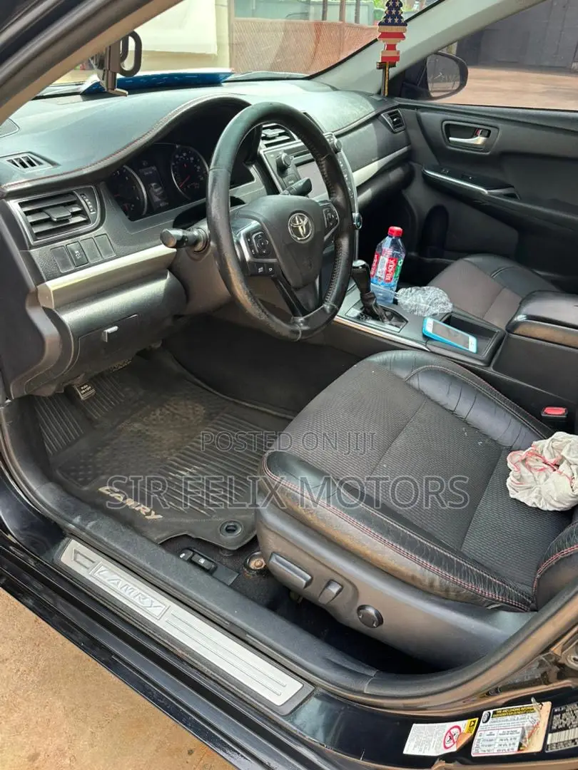 Toyota Camry SE 4dr Sedan (2.5L 4cyl 6A) 2017 Black
