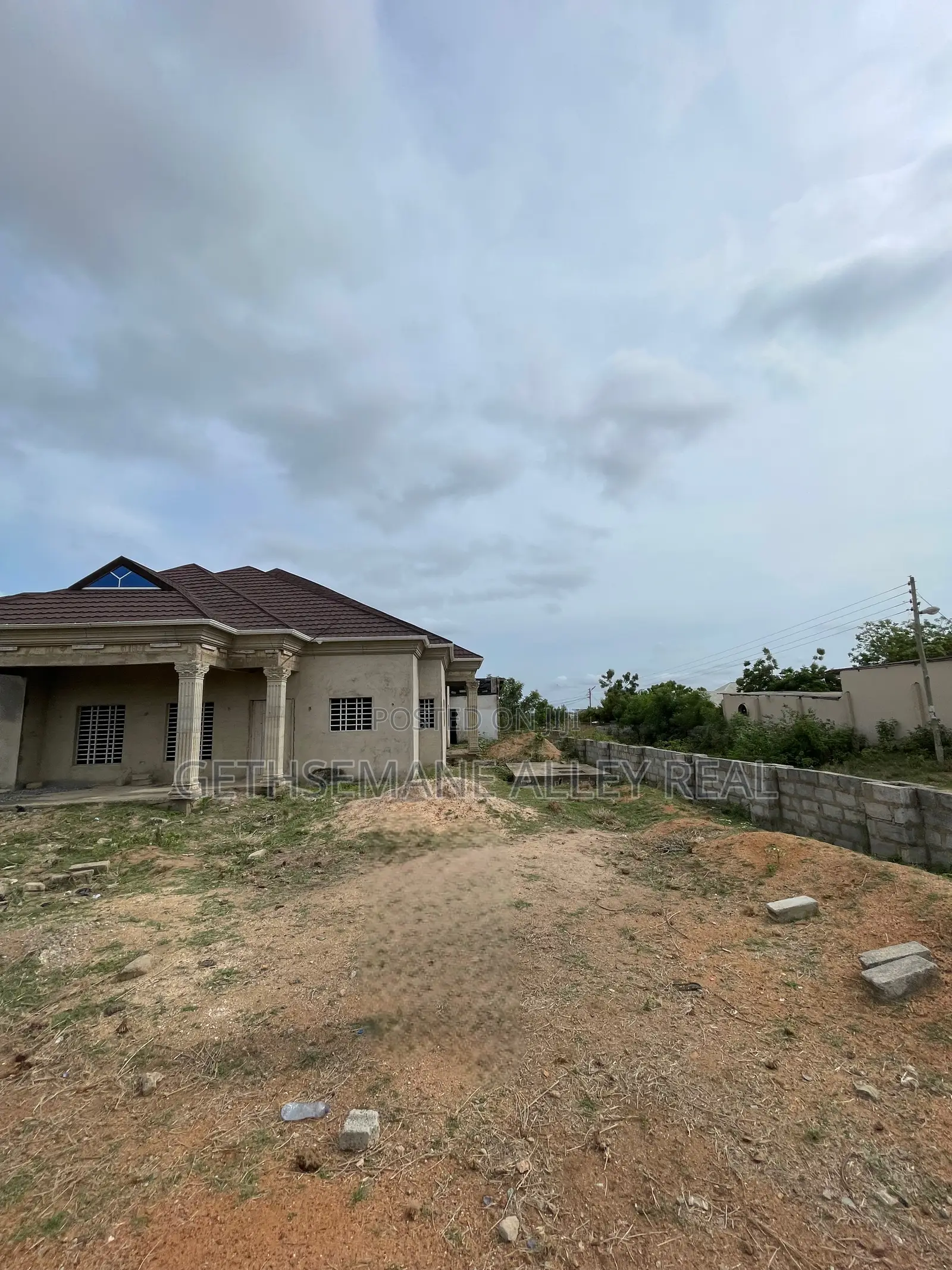 4bdrm House in Ablekuman, Joma for sale