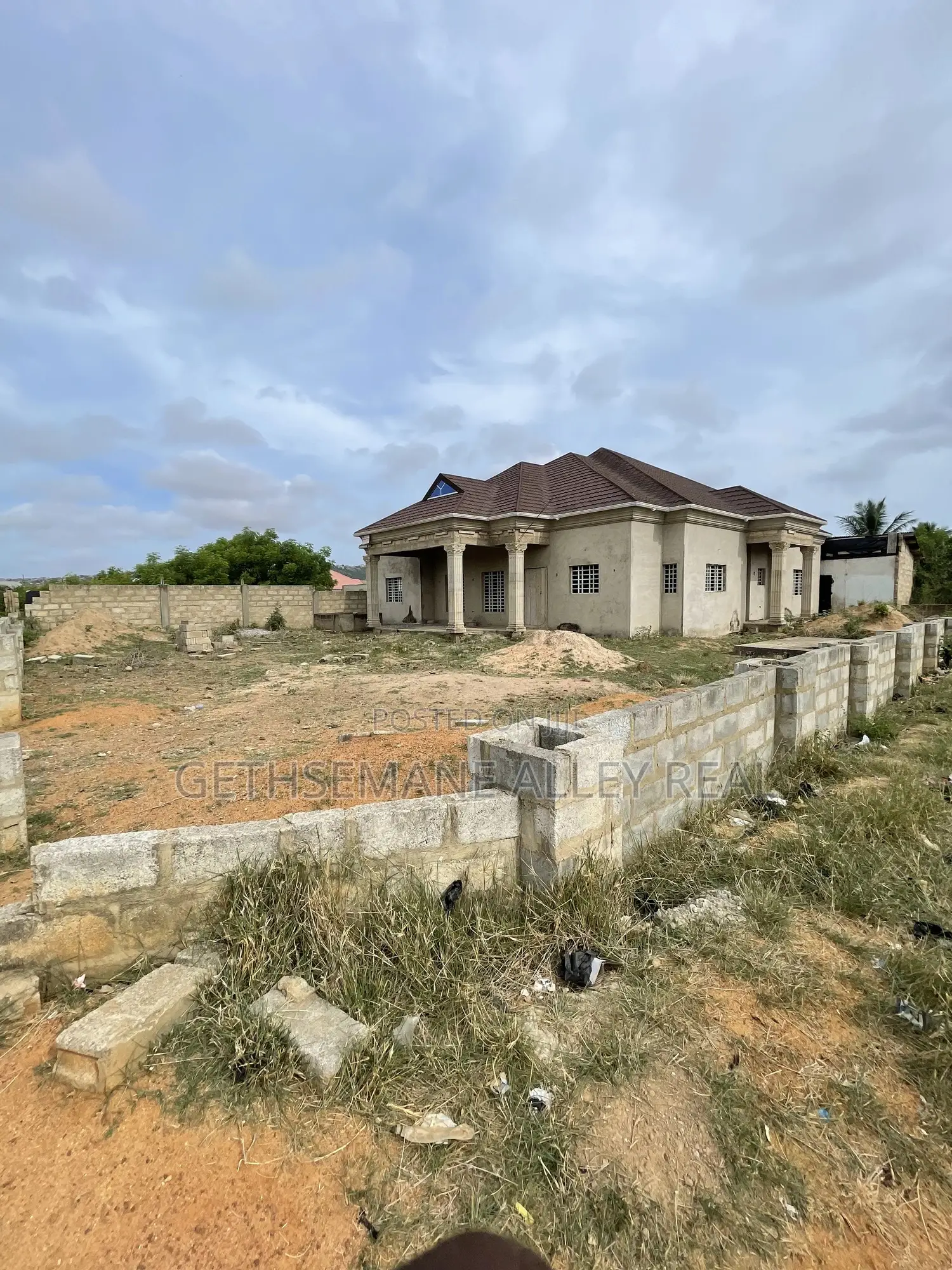 4bdrm House in Ablekuman, Joma for sale