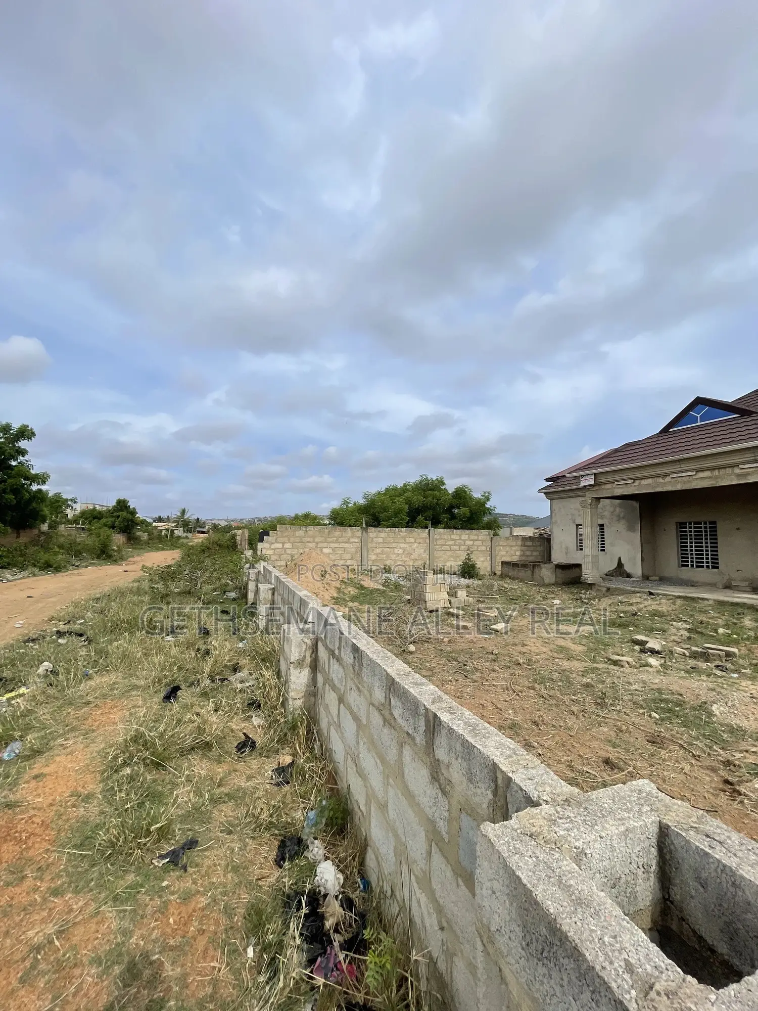 4bdrm House in Ablekuman, Joma for sale
