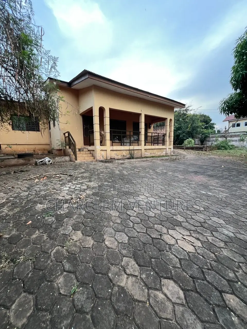 3bdrm House in Charclem Ventures, North Legon for sale