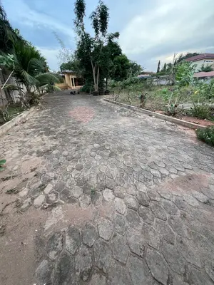 3bdrm House in Charclem Ventures, North Legon for sale