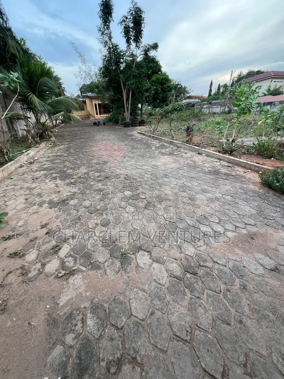 3bdrm House in Charclem Ventures, North Legon for sale