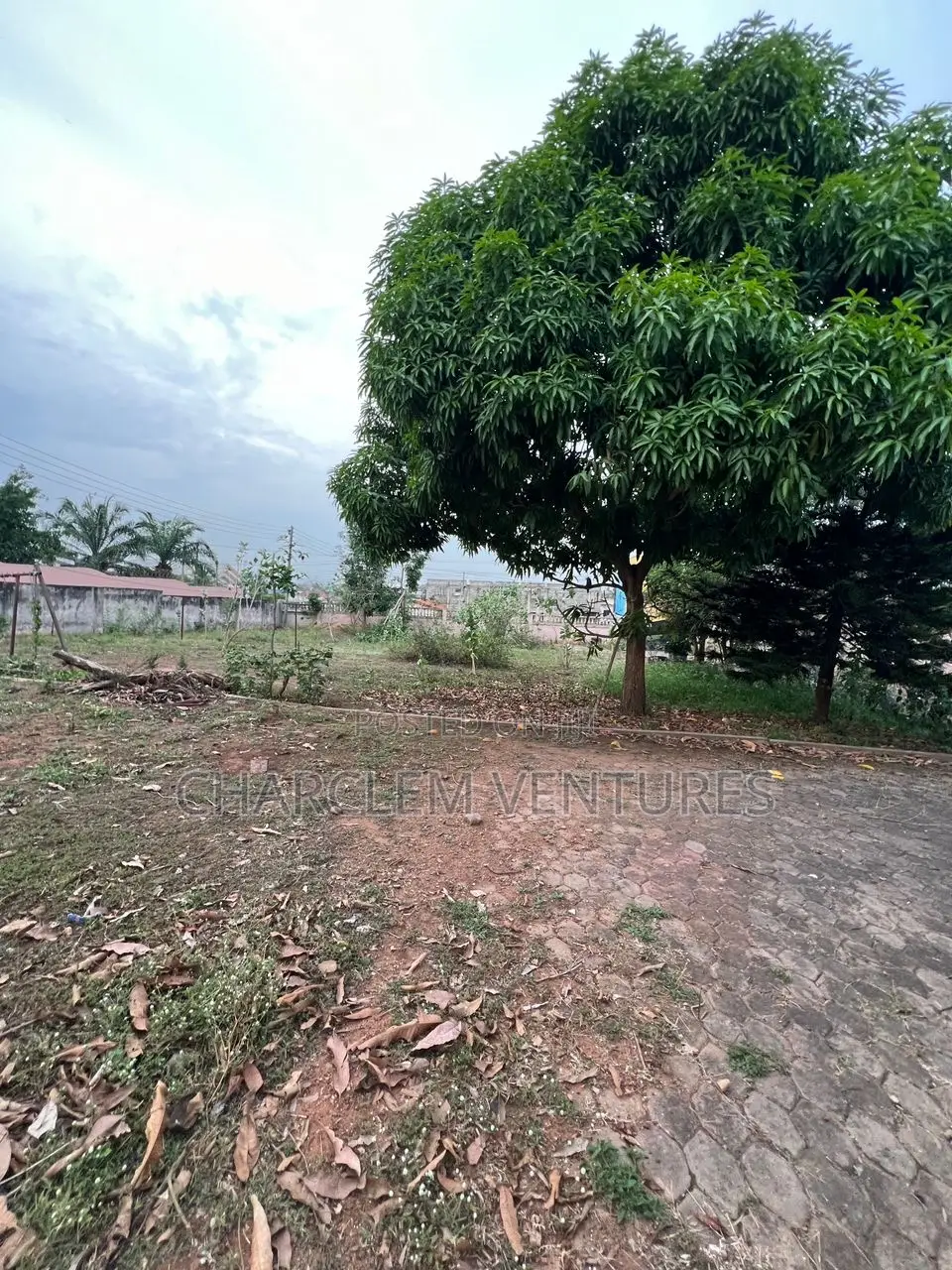 3bdrm House in Charclem Ventures, North Legon for sale