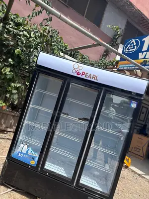 Pearl 780l Display Freezer With Sliding Glass Doors