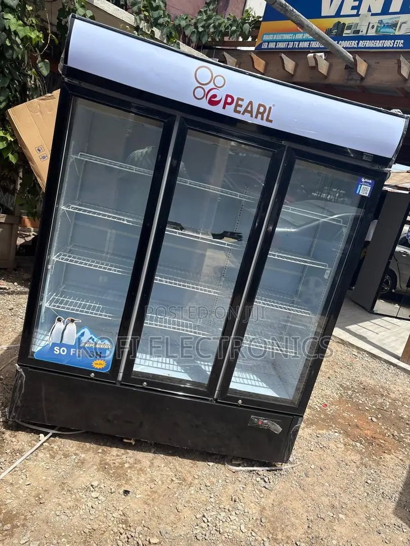 Pearl 780l Glass Top Freezer for Ice Cream Drinks