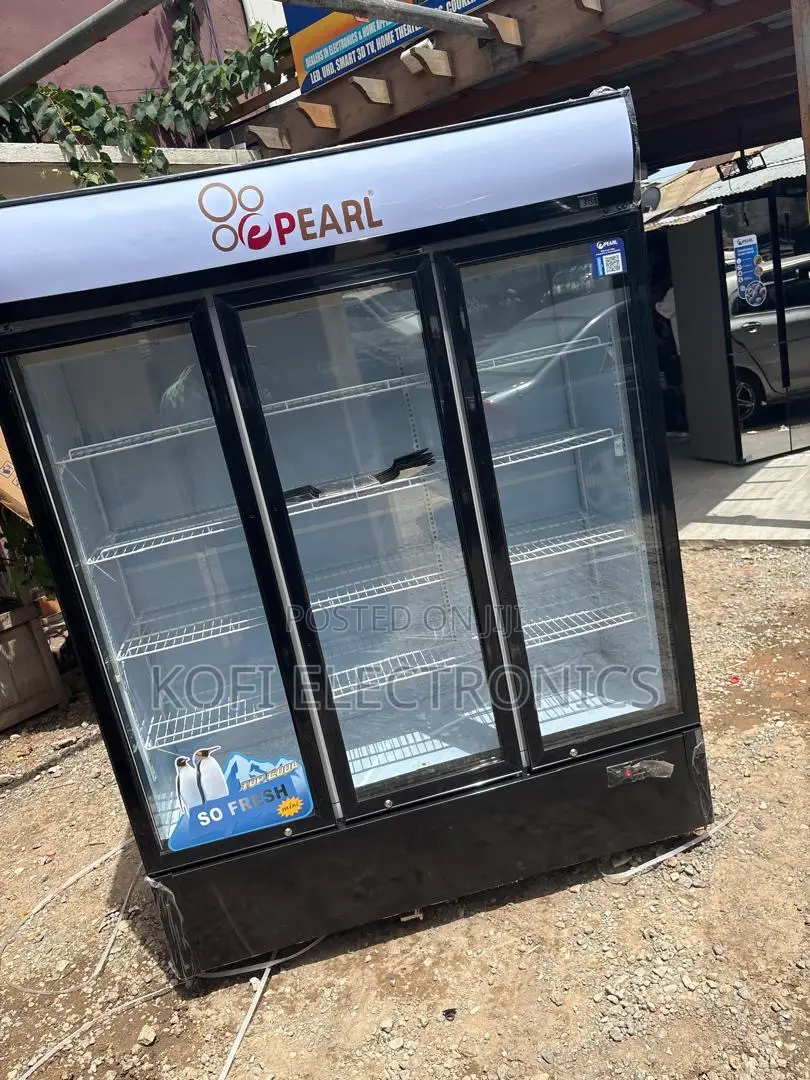 Pearl 780l Display Freezer With Easy Mobility