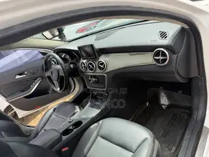 Mercedes-Benz GLA 250 2016 White