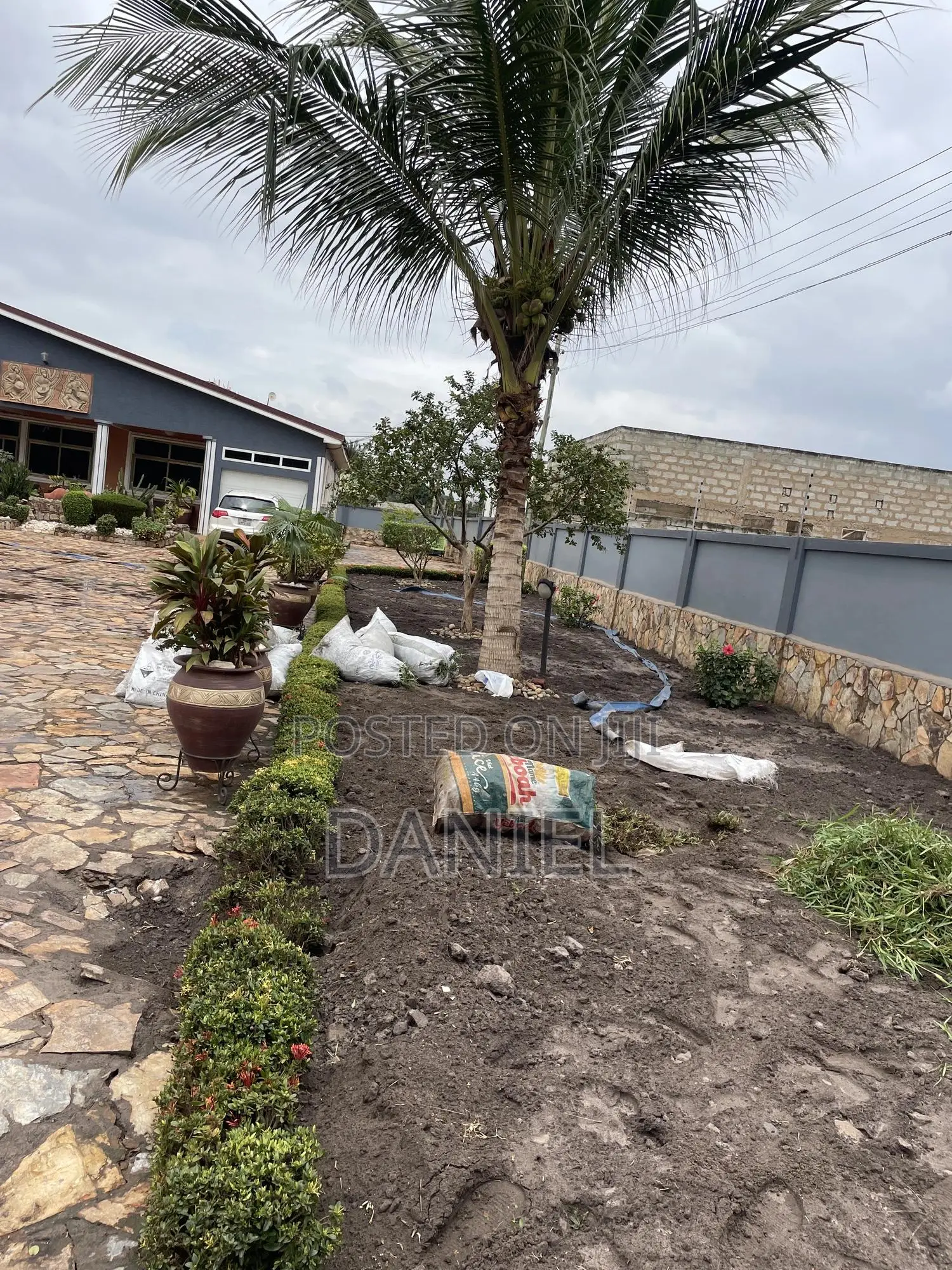 Gardening Service(Flower Planting and Grass Care)