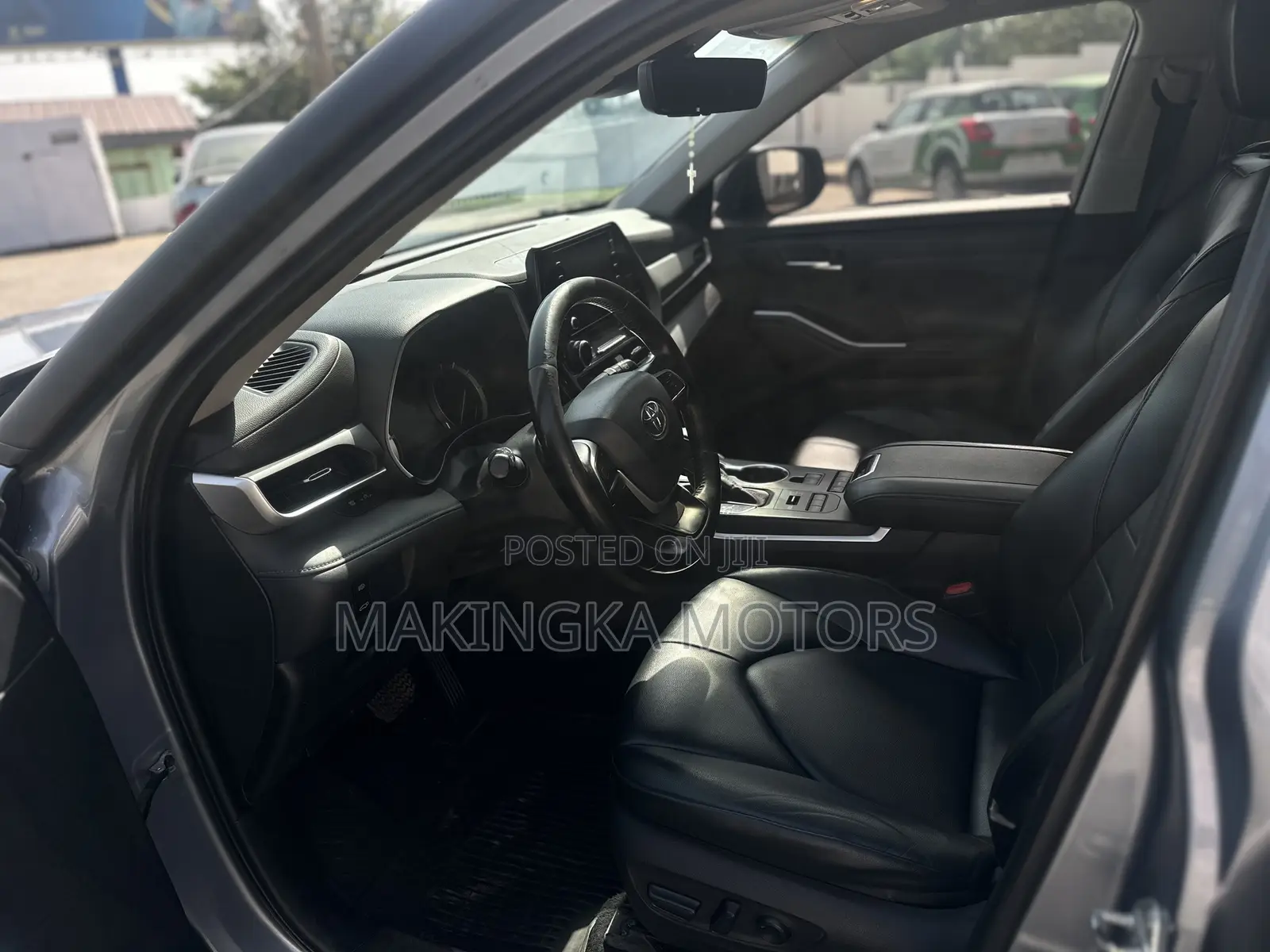 Toyota Highlander XLE 2022 Silver