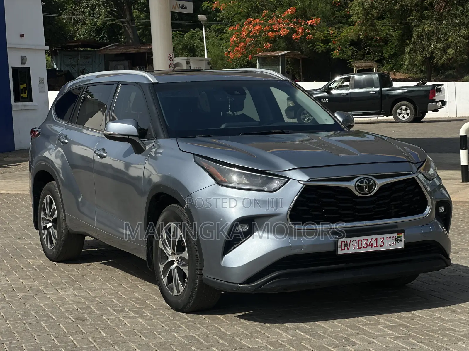Toyota Highlander XLE 2022 Silver