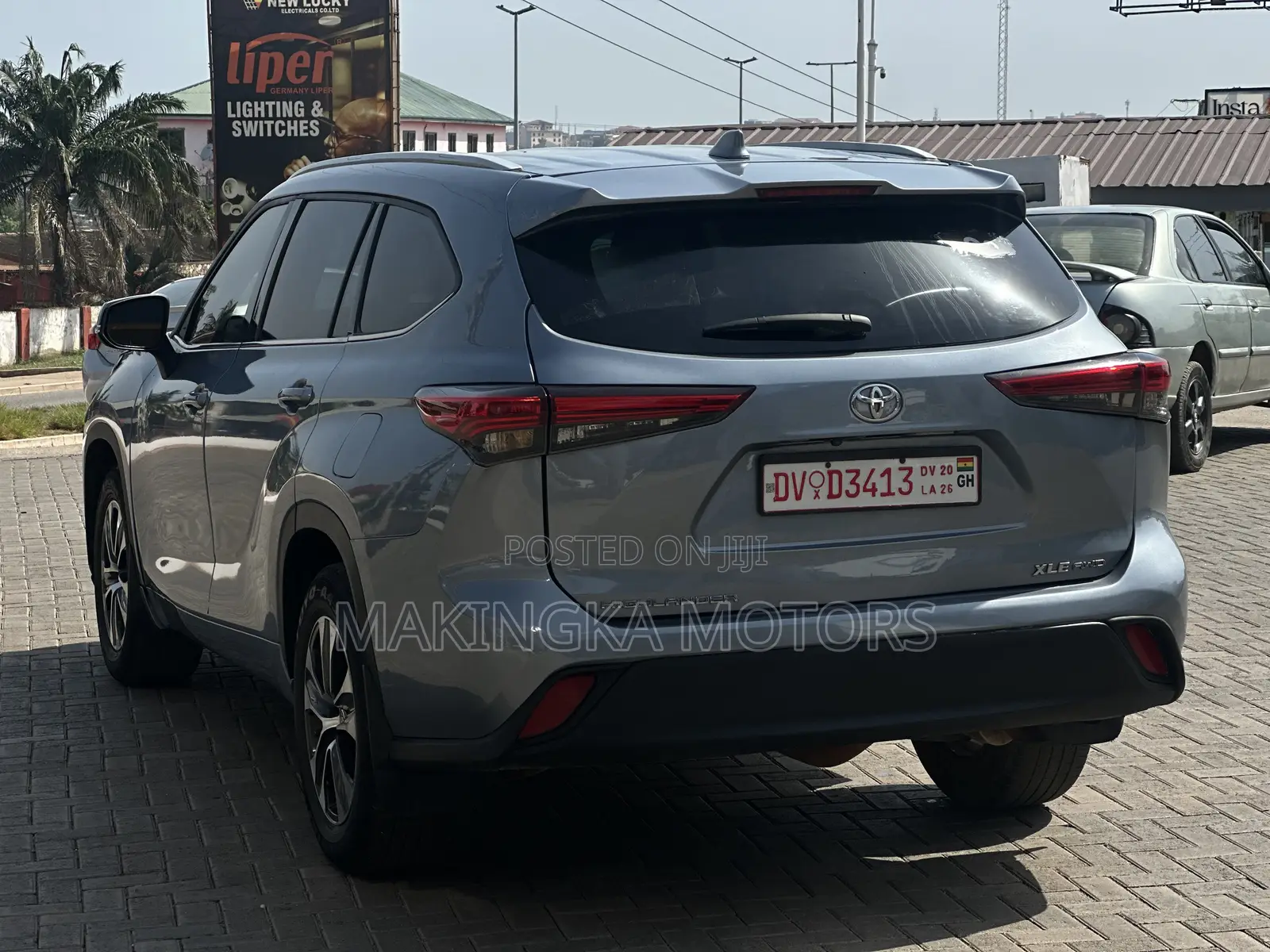 Toyota Highlander XLE 2022 Silver