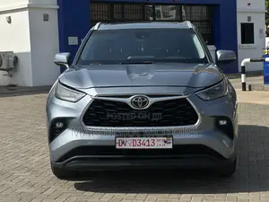 Toyota Highlander XLE 2022 Silver