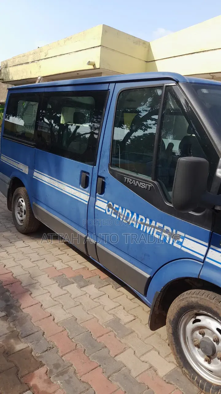 Ford Transit 2010 Blue