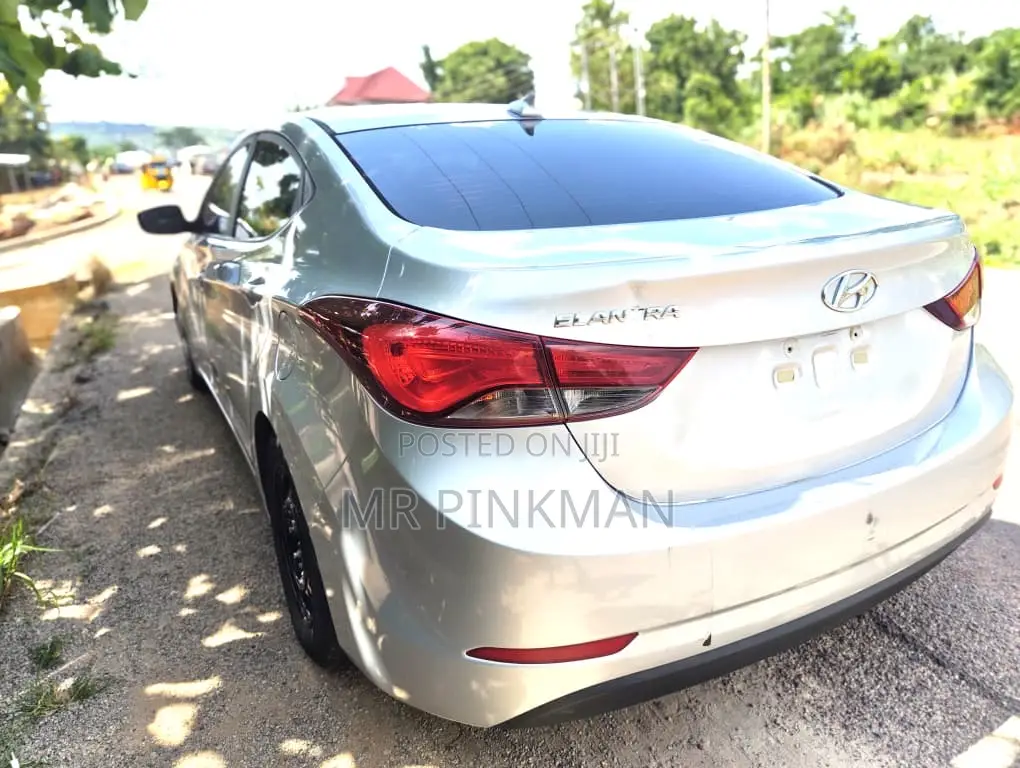 Hyundai Elantra 2016 Silver